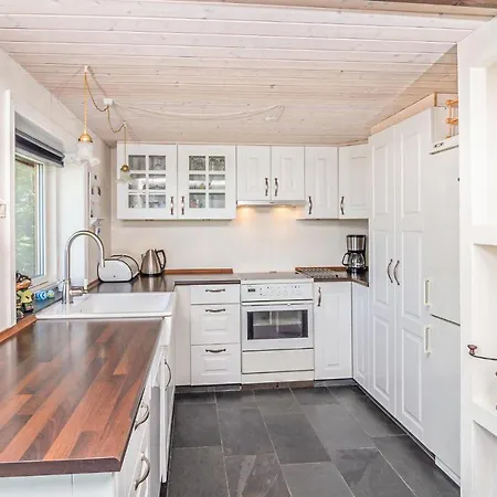 Feriehus In W/ Wifi&2 Bedrooms